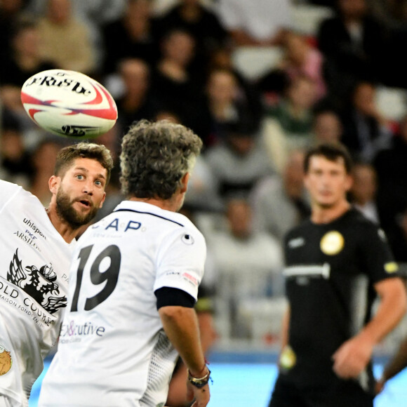 Paga - Match des Légendes, la rencontre qui mêle le football et le rugby au profit de l'association de P. Olmeta (ancien gardien de but et co-fondateur de l'association), "Un sourire, un espoir pour la vie" s'est déroulé à Nice à l'Allianz Riviera, le 26 septembre 2022. L'association de P. Olmetta est engagée en faveur des enfants atteints de cancer ou de maladie orpheline. © Bruno Bebert/Bestimage