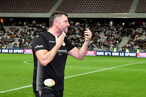 Arnaud Ducret - Match des Légendes, la rencontre qui mêle le football et le rugby au profit de l'association de P. Olmeta (ancien gardien de but et co-fondateur de l'association), "Un sourire, un espoir pour la vie" s'est déroulé à Nice à l'Allianz Riviera, le 26 septembre 2022. L'association de P. Olmetta est engagée en faveur des enfants atteints de cancer ou de maladie orpheline. © Bruno Bebert/Bestimage