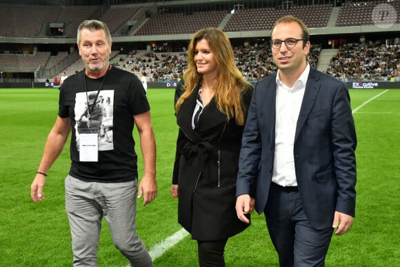 Pascal Olmetta, Marlène Schiappa, la secrétaire d'État auprès de la Première ministre, chargée de l'économie sociale et solidaire et de la Vie associative, et Anthony Borré, le 1er adjoint de la ville de Nice, - Match des Légendes, la rencontre qui mêle le football et le rugby au profit de l'association de P. Olmeta (ancien gardien de but et co-fondateur de l'association), "Un sourire, un espoir pour la vie" s'est déroulé à Nice à l'Allianz Riviera, le 26 septembre 2022. L'association de P. Olmetta est engagée en faveur des enfants atteints de cancer ou de maladie orpheline. © Bruno Bebert/Bestimage