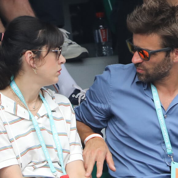 Nolwenn Leroy et son compagnon Arnaud Clément dans les tribunes des Internationaux de France de Tennis de Roland Garros à Paris, le 10 juin 2018. © Dominique Jacovides - Cyril Moreau/Bestimage