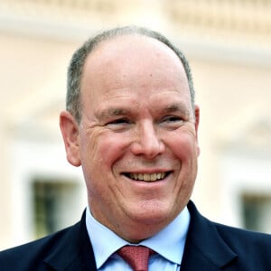 Le prince Albert II de Monaco durant l'arrivée de la course cycliste Londres - Monaco sur la place du Palais de Monaco. © Bruno Bebert/Bestimage