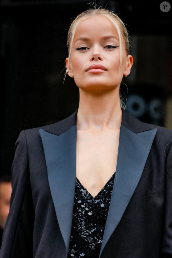 Frida Aasen - Arrivées au défilé Elie Saab Collection Femme Prêt-à-porter Printemps/Eté 2023 lors de la Fashion Week de Paris (PFW), France, le 1er octobre 2022. © Veeren-Clovis/Bestimage.