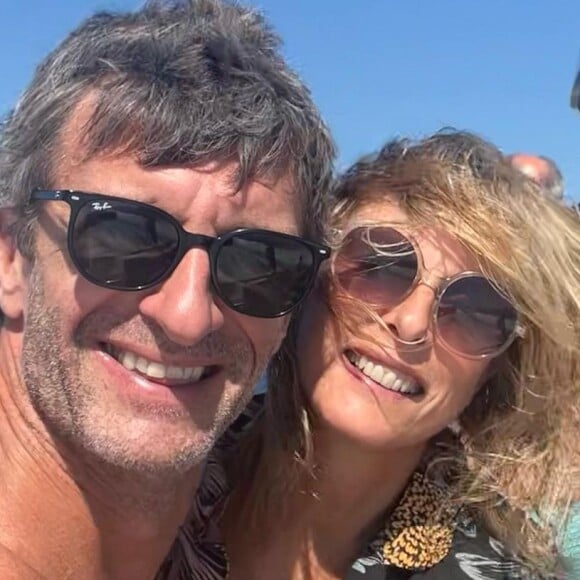 Karin Viard et son mari Manuel Herrero : après le mariage civil, le couple s'est dit oui à l'église dans des tenues insolites !