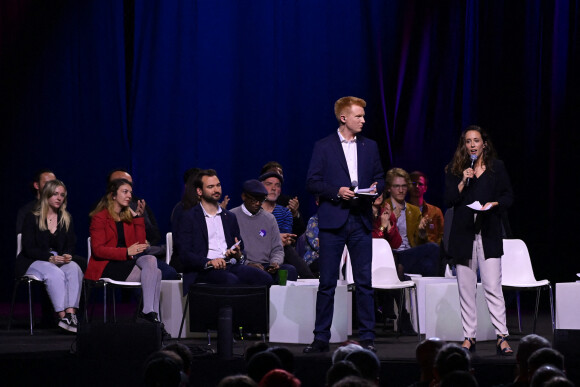 Adrien Quatennens, Ugo Bernalicis, Clémence Guette - Jean-Luc Mélenchon, candidat du parti La France Insoumise (LFI) à l'élection présidentielle 2022, lors d'un meeting à Lille, France, le 5 avril 2022. © Federico Pestellini/Panoramic/Bestimage