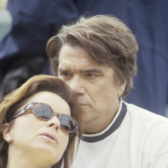 En France, à Paris, Bernard Tapie et sa femme Dominique dans les tribunes de Roland Garros en juin 1998.