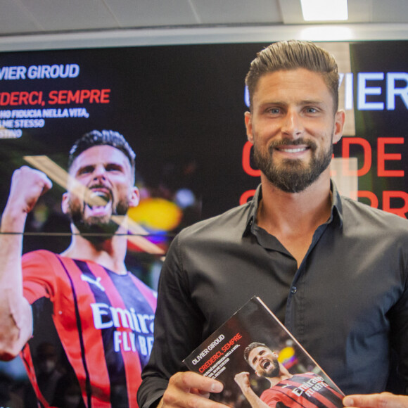 Olivier Giroud en conférence de presse pour la sortie en Italie de son livre "Crederci sempre" à Milan. Il s'agit de la traduction en italien de son livre autobiographique publié en 2020 en France "Toujours y croire". Milan, le 7 juillet 2022.