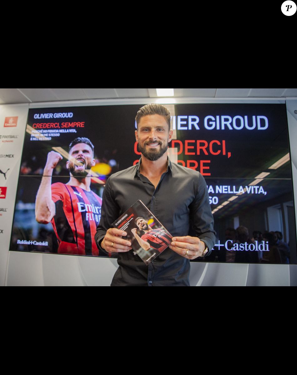 Olivier Giroud en conférence de presse pour la sortie en Italie de son livre "Crederci sempre" à Milan. Il s'agit de la traduction en italien de son livre autobiographique publié en 2020 en France "Toujours y croire". Milan, le 7 juillet 2022.