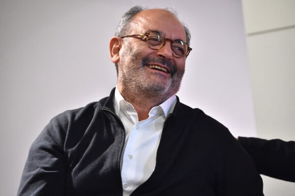 Louis Chedid participe à la présentation de l'album de reprises "Brassens sur Parole(s)" à la Fnac Bercy-Village, le 3 novembre 2016. © Lionel Urman/Bestimage No Web No Blog - Belgique et Suisse