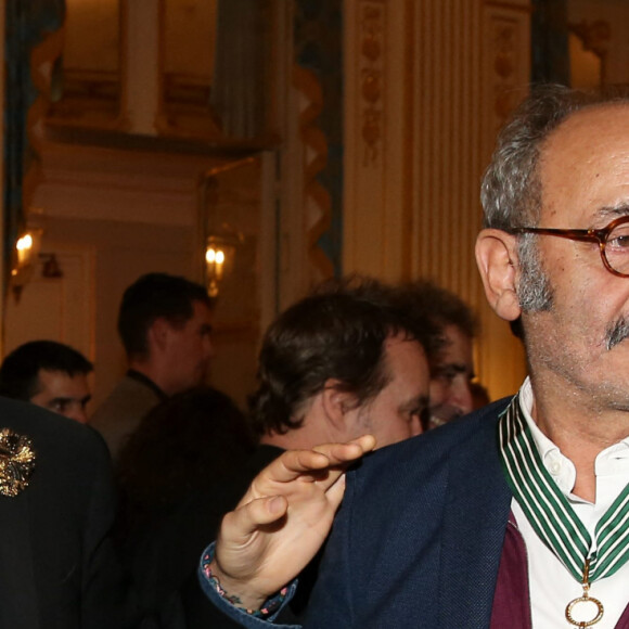 Le chanteur M (Matthieu Chedid) et son père Louis Chedid - Audrey Azoulay a fait Commandeur de l'ordre des Arts et des Lettres, Louis Chedid dans le salon du Ministère à Paris, le 25 Octobre 2016. © Dominique Jacovides/Bestimage