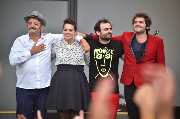 La famille Chedid (Louis, Matthieu, Joseph et Anna Chedid) réunie pour un concert lors de la Fête de l'Humanité 2015 dans le Parc de la Courneuve à Paris, le 13 septembre 2015.