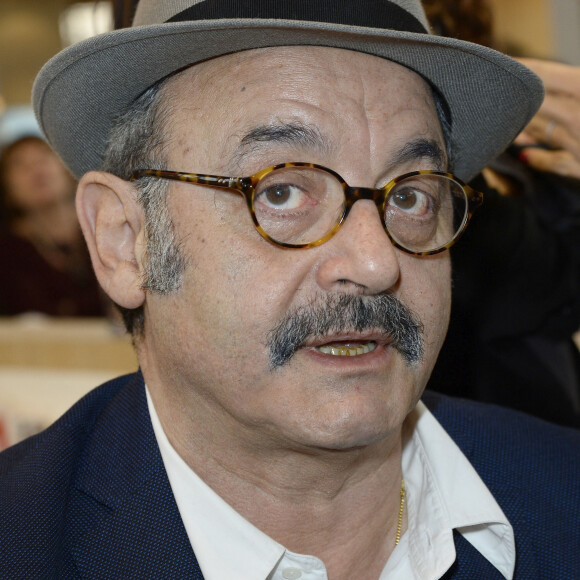 Louis Chedid - 34ème édition du salon du livre à la Porte de Versailles à Paris le 23 mars 2014.  34th Book Fair at the Porte de Versailles in Paris, France on March 23, 2014.