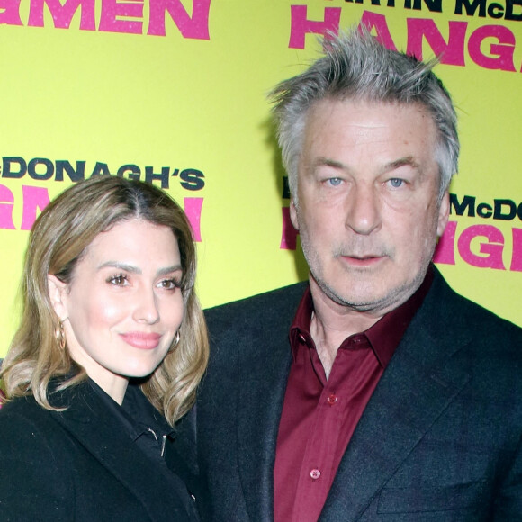 Hilaria Baldwin et son mari Alec Baldwin - Première de la pièce de théâtre "Hangmen" au Golden Theatre à New York. Le 21 avril 2022 