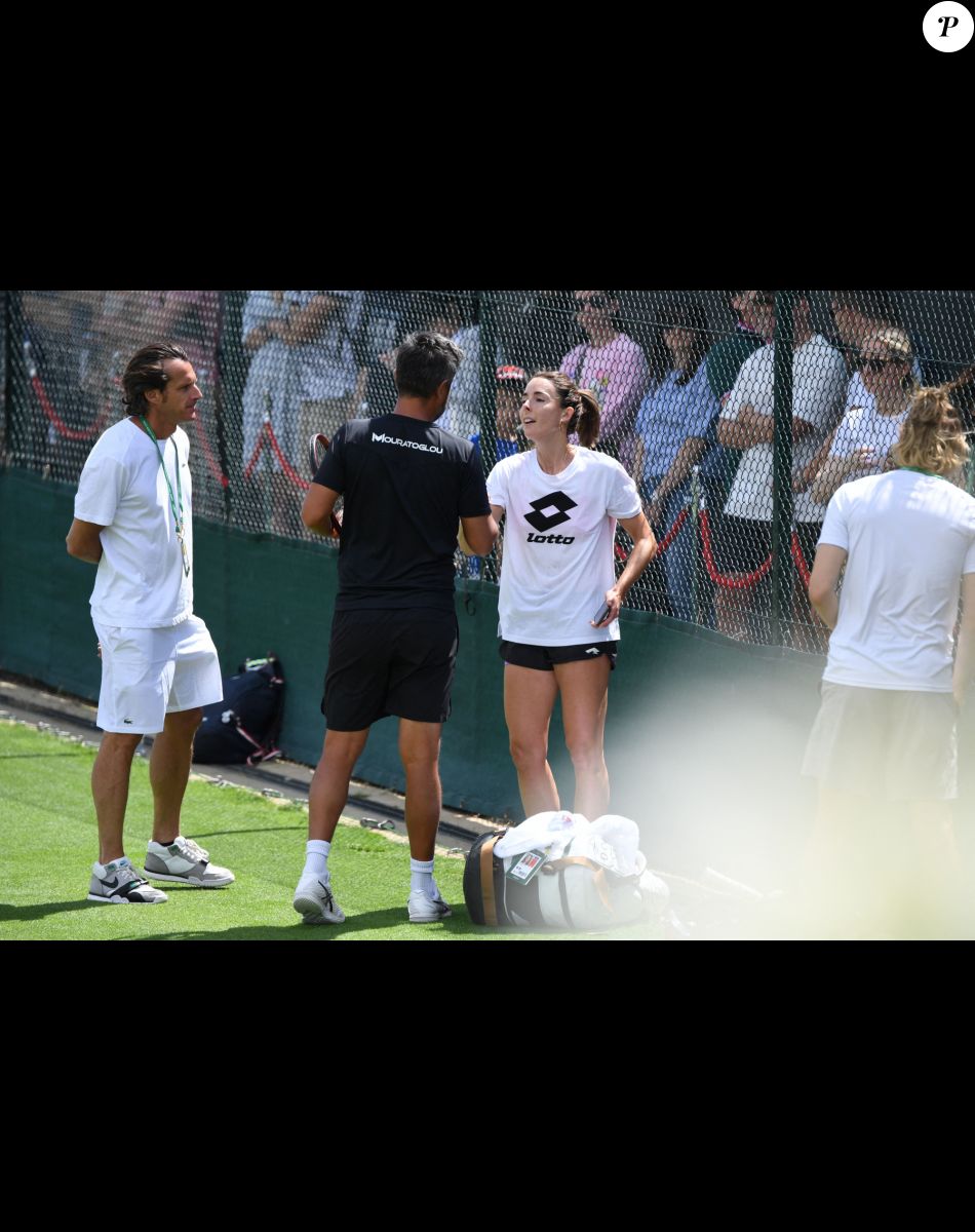 Alizé célèbre l'anniversaire de son frère Sébastien, un beau gosse qui lui ressemble
