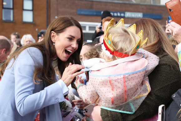 Le prince William, prince de Galles, et Catherine (Kate) Middleton, princesse de Galles, visitent l'organisation caritative pour la jeunesse "Carrick Connect" pour la jeunesse à Carrickfergus (Irlande du Nord). 