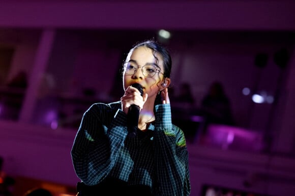 Sanaa (The Voice Kids 2022, atteinte d'une maladie génétique rare) à l'institut Imagine, 24 boulevard du Montparnasse dans le 15ème arrondissement de Paris, France, le 12 septembre 2022. © Dominique Jacovides/Bestimage.