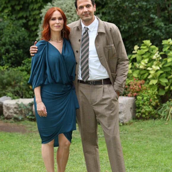 Audrey Fleurot et Mehdi Nebbou au photocall de la série "HPI" à l'ambassade de France à Rome, le 29 septembre 2022.