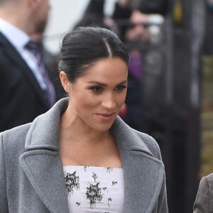 Meghan Markle, duchesse de Sussex, enceinte, visite le foyer Royal Variety de "Brinsworth House", à Twickenham le 18 décembre 2018. 