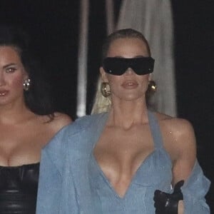 Exclusif - Khloe Kardashian quitte la soirée Vogue au restaurant Nobu de Malibu le 23 mars 2022. 