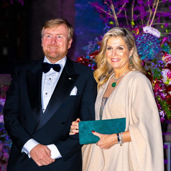 Le roi Willem-Alexander et la reine Maxima des Pays-Bas lors d'une soirée de concert offerte au roi et à la reine de Suède à Stockholm, à l'occasion du voyage officiel du couple royal des Pays-Bas en Suède. Le 12 octobre 2022