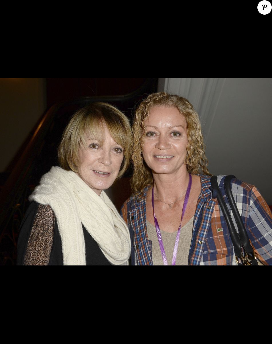 Alice Dona, sa fille Raphaelle Ricci - Mimie Mathy a recu les insignes de Chevalier dans l'Ordre National du Merite des mains de Jean-Claude Camus a l'issue de son spectacle "Je re-papote avec vous" au theatre de la Porte Saint-Martin a Paris. Le 13 decembre 2013