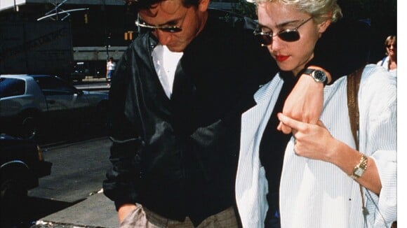 Madonna mariée à Sean Penn : sa robe originale et devenue culte, vendue pour une somme astronomique