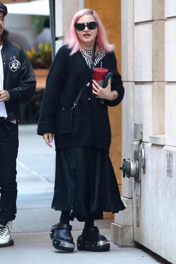 Exclusif - Madonna de sortie avec sa famille à New York City, New York, Etats-Unis, le 15 octobre 2022