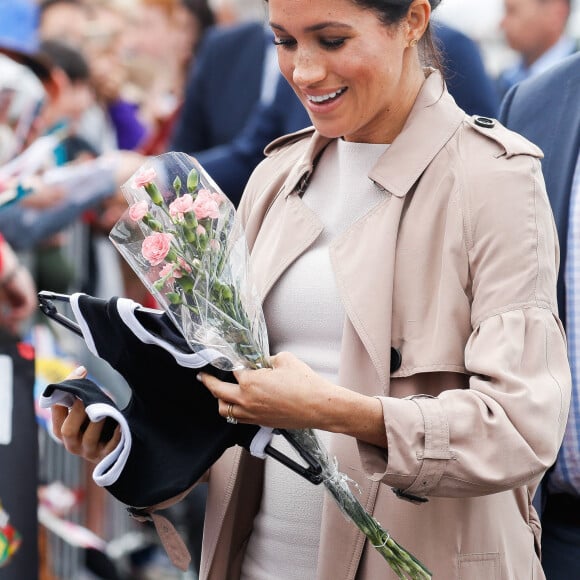 Le prince Harry, duc de Sussex, et Meghan Markle, duchesse de Sussex, ont été accueillis par une foule de supporters au Viaduct Harbour à Auckland, Nouvelle-Zélande, le 30 octobre 2018. 