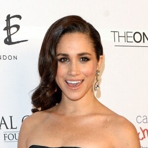 Archives - Meghan Markle lors de la soirée de gala "Global Gift" à Londres le 19 novembre 2013 