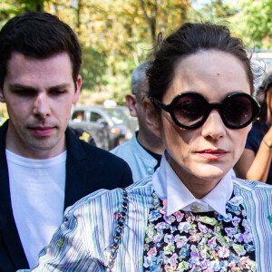 Marion Cotillard au défilé de mode Haute-Couture automne-hiver 2022-2023 "Chanel" à Paris le 5 juillet 2022. © Baptiste Autissier / Panoramic / Bestimage 