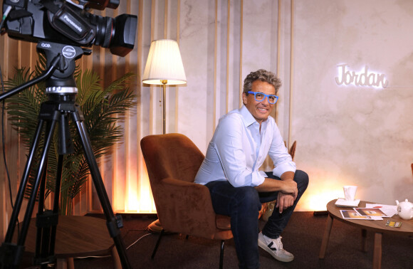 Julien Cohen , lors de l'enregistrement de l'émission "Chez Jordan" à Paris. Le 11 mai 2022 © Cédric Perrin / Bestimage