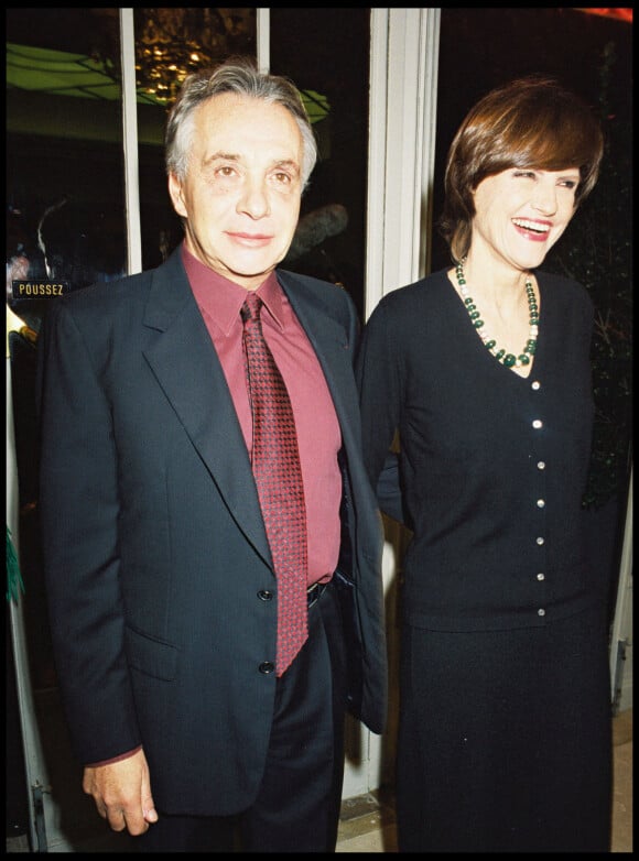 Archives - Michel Sardou et Anne-Marie Périer à la générale de "La dame aux camélias" au Théâtre Marigny. Paris. 2000.