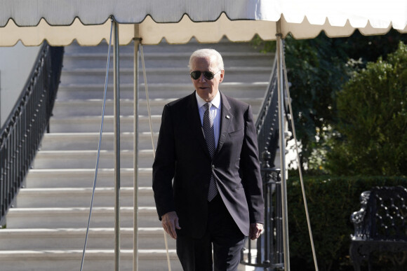 Le président des États-Unis Joe Biden quitte la Maison Blanche à Washington, DC avant son départ pour Poughkeepsie, New York le 6 octobre 2022.