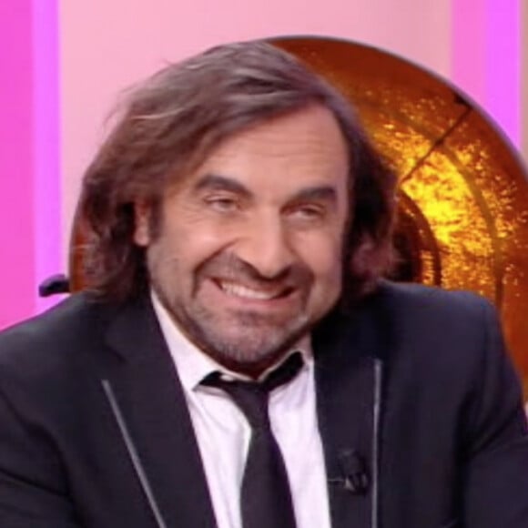 André Manoukian et sa fille Julie dans l'émission "Je t'aime etc.", sur France 2.