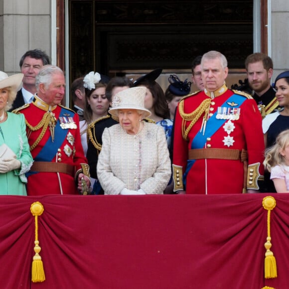 Camilla Parker Bowles, duchesse de Cornouailles, le prince Charles, prince de Galles, la reine Elisabeth II d'Angleterre, le prince Andrew, duc d'York, le prince Harry, duc de Sussex, et Meghan Markle, duchesse de Sussex - La famille royale au balcon du palais de Buckingham lors de la parade Trooping the Colour 2019, célébrant le 93ème anniversaire de la reine Elisabeth II, Londres, le 8 juin 2019. 