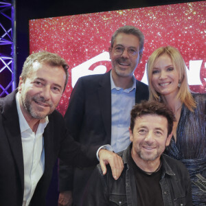 Bernard Montiel, Jean-Marc Juramie, Patrick Bruel, Delphine Dewost - P.Bruel en showcase privé à l'occasion du 3ème anniversaire de la chaîne Olympia TV dans la Salle de billard de l'Olympia à Paris. Le 27 octobre 2022 © Jack Tribeca / Bestimage.