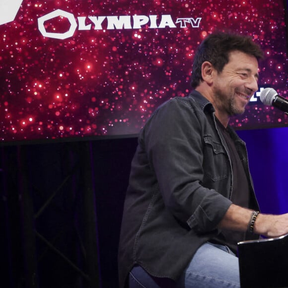 Patrick Bruel - P.Bruel en showcase privé à l'occasion du 3ème anniversaire de la chaîne Olympia TV dans la Salle de billard de l'Olympia à Paris. Le 27 octobre 2022 © Jack Tribeca / Bestimage.