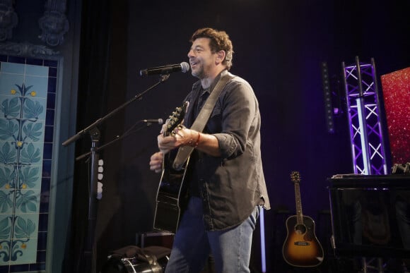 Patrick Bruel - P.Bruel en showcase privé à l'occasion du 3ème anniversaire de la chaîne Olympia TV dans la Salle de billard de l'Olympia à Paris. Le 27 octobre 2022 © Jack Tribeca / Bestimage.