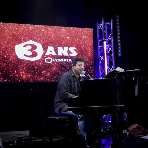 Patrick Bruel - P.Bruel en showcase privé à l'occasion du 3ème anniversaire de la chaîne Olympia TV dans la Salle de billard de l'Olympia à Paris. Le 27 octobre 2022 © Jack Tribeca / Bestimage.