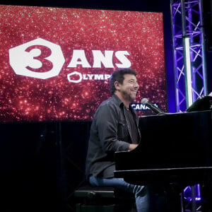 Patrick Bruel - P.Bruel en showcase privé à l'occasion du 3ème anniversaire de la chaîne Olympia TV dans la Salle de billard de l'Olympia à Paris. Le 27 octobre 2022 © Jack Tribeca / Bestimage.