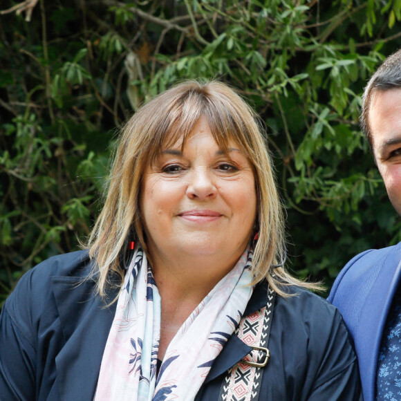 Michèle Bernier, David Caumette - Arrivées de l'émission "Vivement Dimanche" au studio Gabriel à Paris, France, le 03 mai 2022. © Christophe Clovis / Bestimage.