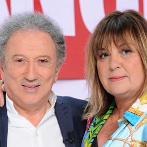 Michel Drucker et Michèle Bernier - Enregistrement de l'émission Vivement dimanche au studio Gabriel, presentée par Michel Drucker.