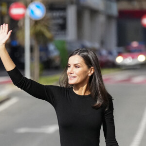 La reine Letizia d'Espagne arrive à la 22e édition du " Festival de Cine Ópera Prima Ciudad de Tudela ", au Cine Moncayo, à Tudela, le 2 novembre 2022. Un hommage sera rendu à la réalisatrice Pilar Miro à cette occasion. 