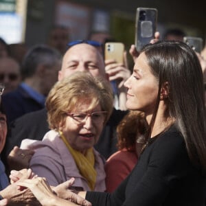 La reine Letizia d'Espagne arrive à la 22e édition du " Festival de Cine Ópera Prima Ciudad de Tudela ", au Cine Moncayo, à Tudela le 2 novembre 2022. 