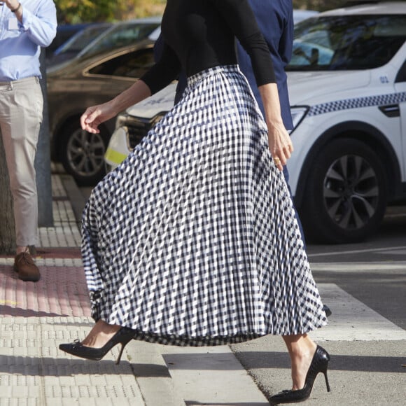 La reine Letizia d'Espagne arrive à la 22e édition du " Festival de Cine Ópera Prima Ciudad de Tudela ", au Cine Moncayo, à Tudela le 2 novembre 2022. 