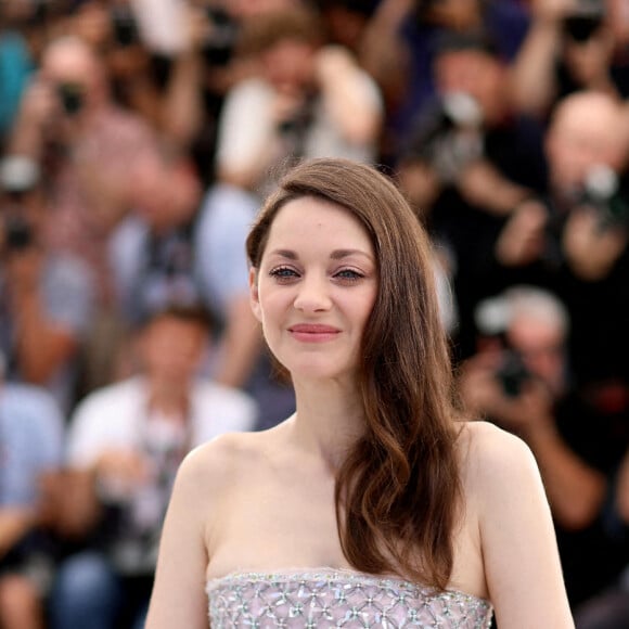 Marion Cotillard au photocall de "Brother And Sister (frère et soeur)" lors du 75ème Festival International du Film de Cannes, le 21 mai 2022. © Dominique Jacovides/Bestimage 