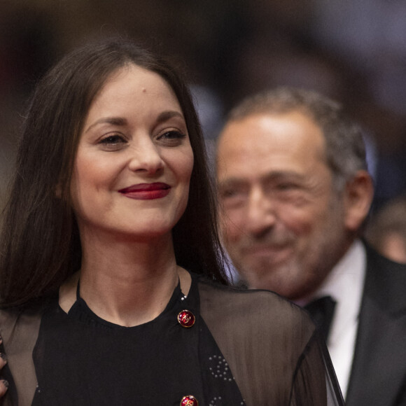 Marion Cotillard - Montée des marches du film " Frère et Soeur " lors du 75ème Festival International du Film de Cannes. Le 20 mai 2022 © Cyril Moreau / Bestimage 