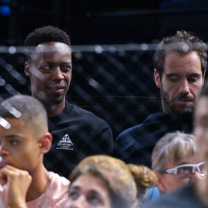 Gaël Monfils et Richard Gasquet assistent à la victoire de Gilles Simon face à Andy Murray (6-4, 5/7, 6/3) lors du tournoi de tennis "Rolex Paris Masters 2022" à Bercy AccorHotels Arena à Paris le 31 octobre 2022. © Federico Pestellini / Panoramic / Bestimage