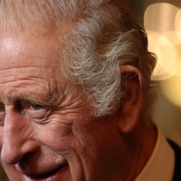 Le roi Charles III d'Angleterre, lors d'une cérémonie commémorant le 50ème anniversaire de la réinstallation des Asiatiques britanniques d'Ouganda au Royaume-Uni à Londres, le 2 novembre 2022.