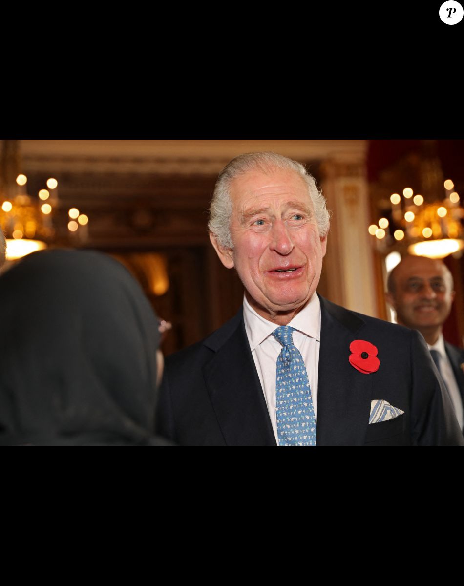 Le roi Charles III d'Angleterre, lors d'une cérémonie commémorant le 50ème anniversaire de la réinstallation des Asiatiques britanniques d'Ouganda au Royaume-Uni à Londres, le 2 novembre 2022.