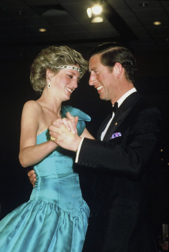 Le prince Charles, prince de Galles devenu le roi Charles III d'Angleterre et sa femme Lady Diana en 1985.